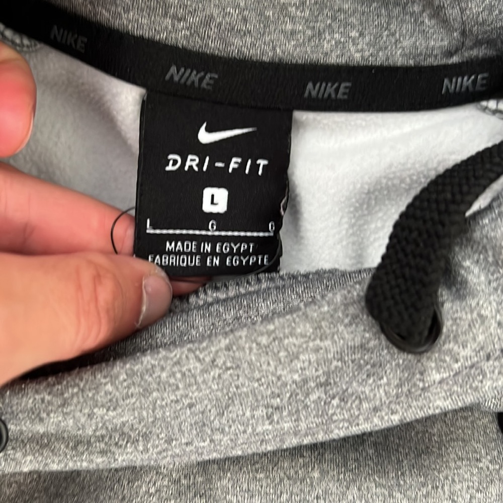 Dry fit large nike sweatshirt - Picture 2 of 2